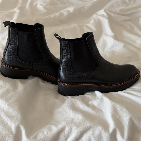 Caslon Miller Black Leather Chelsea Boots - Picture 4 of 5